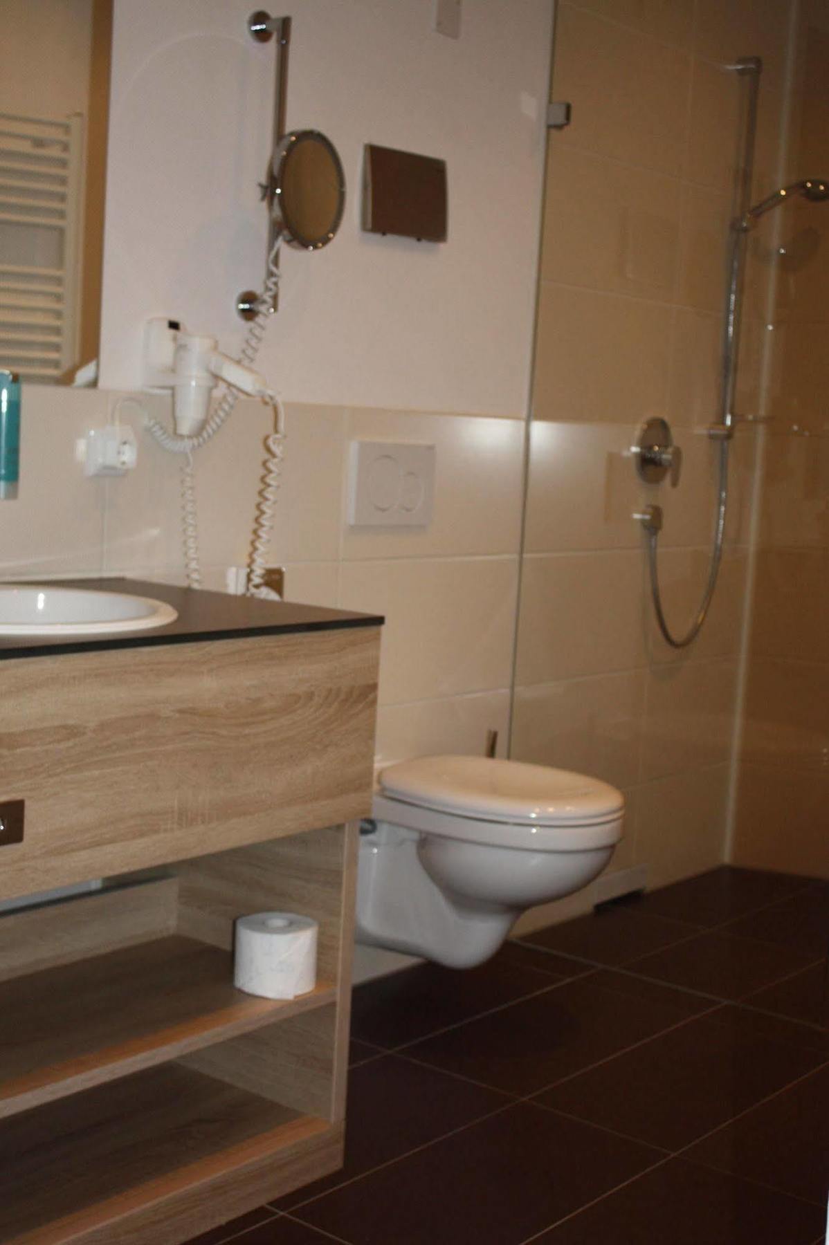Business Class Hotel เอเบอร์สแบร์ก ภายนอก รูปภาพ